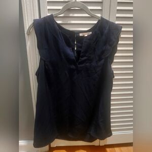 41 Hawthorne sleeveless v-neck blouse / navy / size Medium